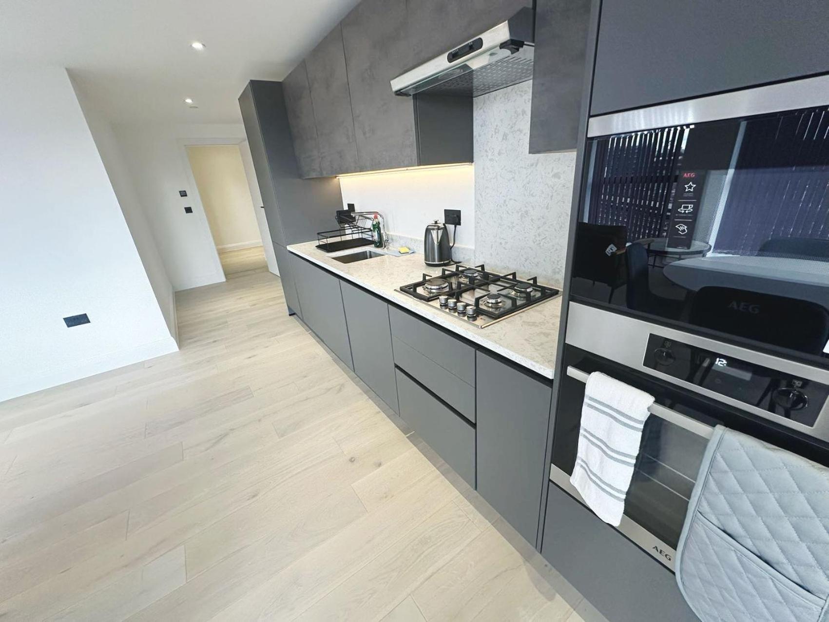 런던 Luxury Modern Flat Near Center 아파트 외부 사진