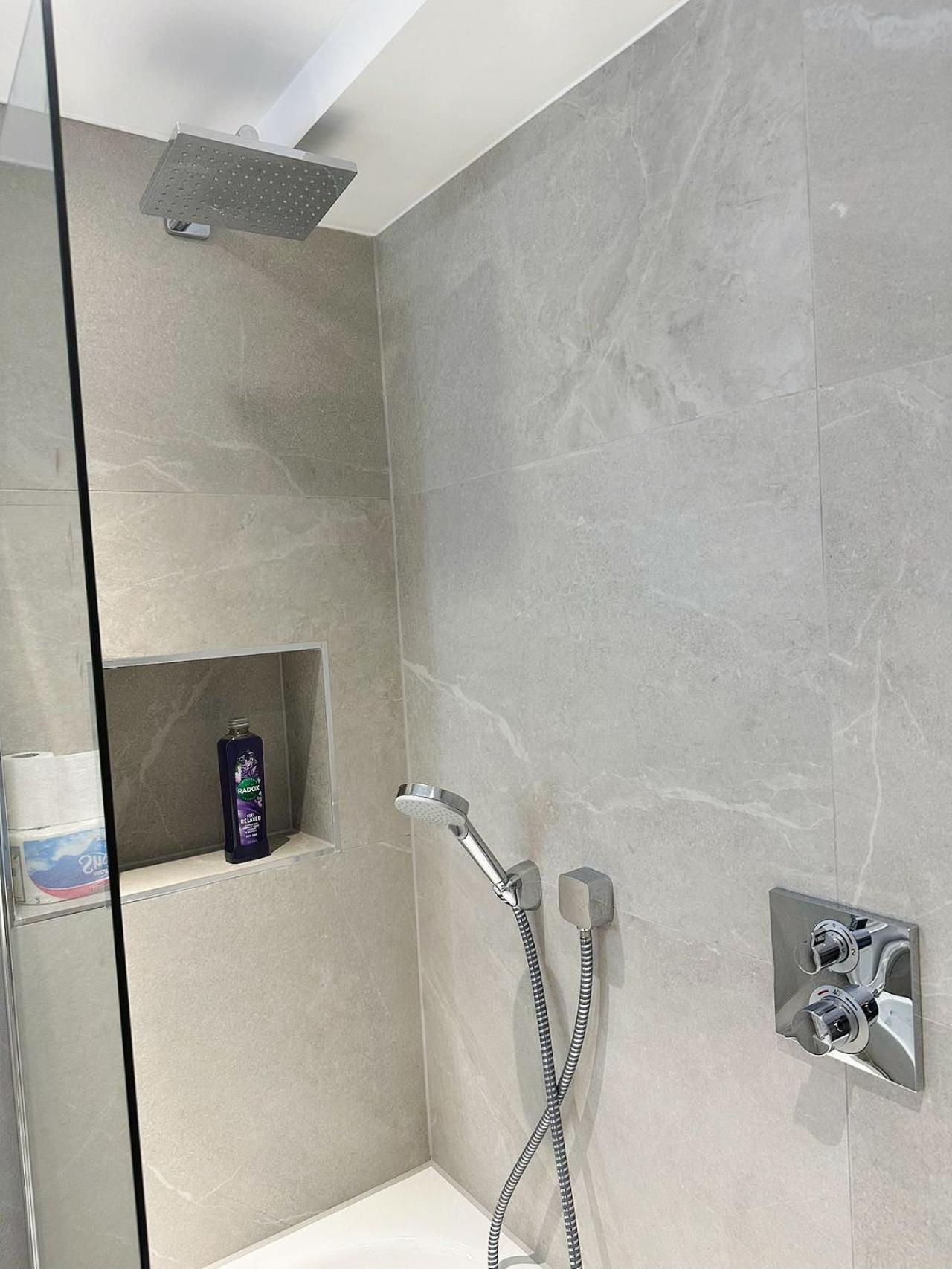 런던 Luxury Modern Flat Near Center 아파트 외부 사진