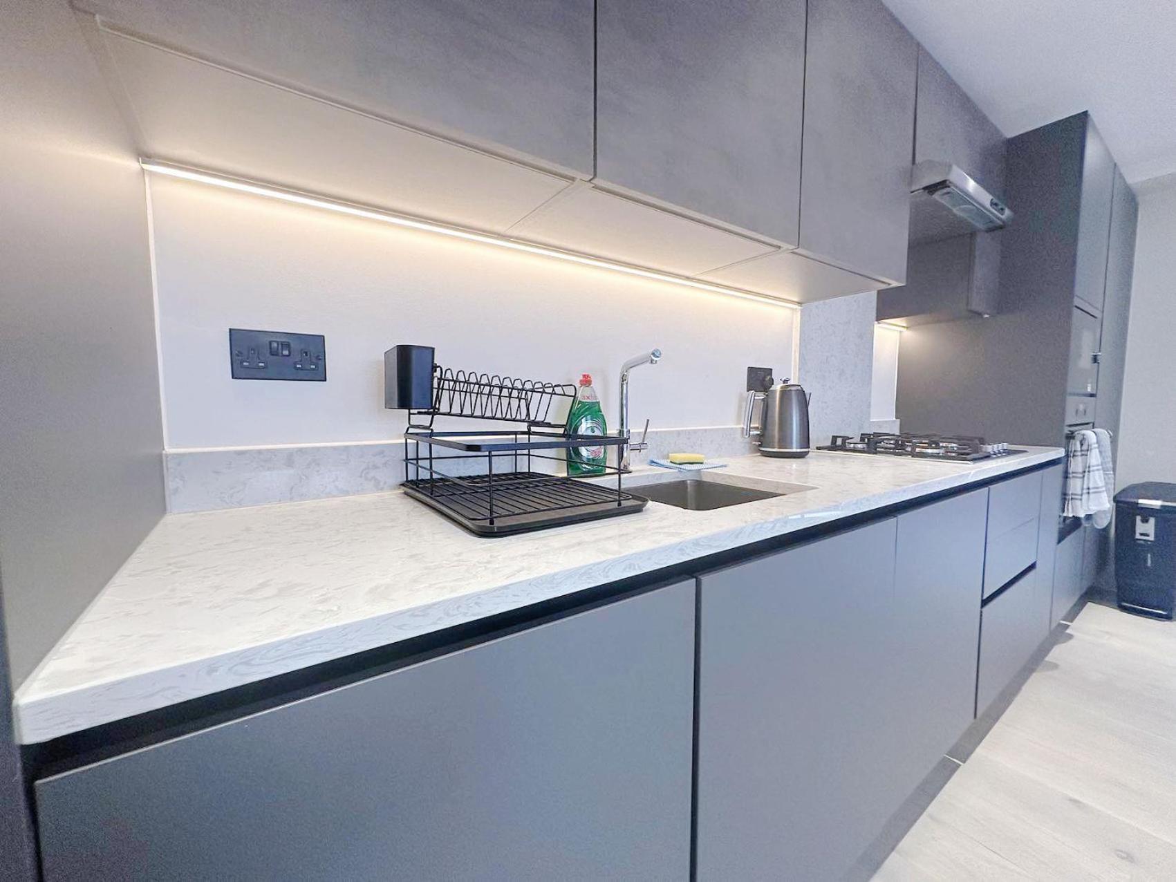 런던 Luxury Modern Flat Near Center 아파트 외부 사진